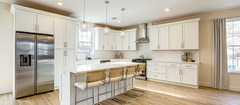 Walk to Keansburg Beach! Family Home w/ Pool