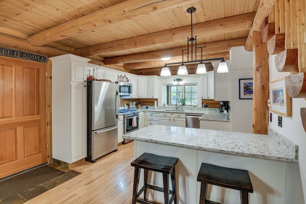 House (3 Bedrooms) | Interior