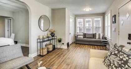 1 Mi to Delmar Loop! University City Bungalow