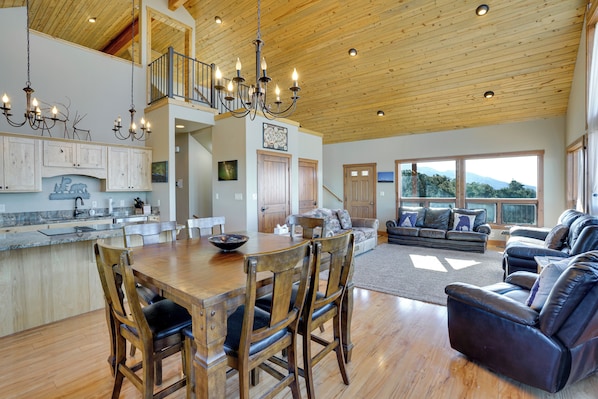 House (4 Bedrooms) | Interior