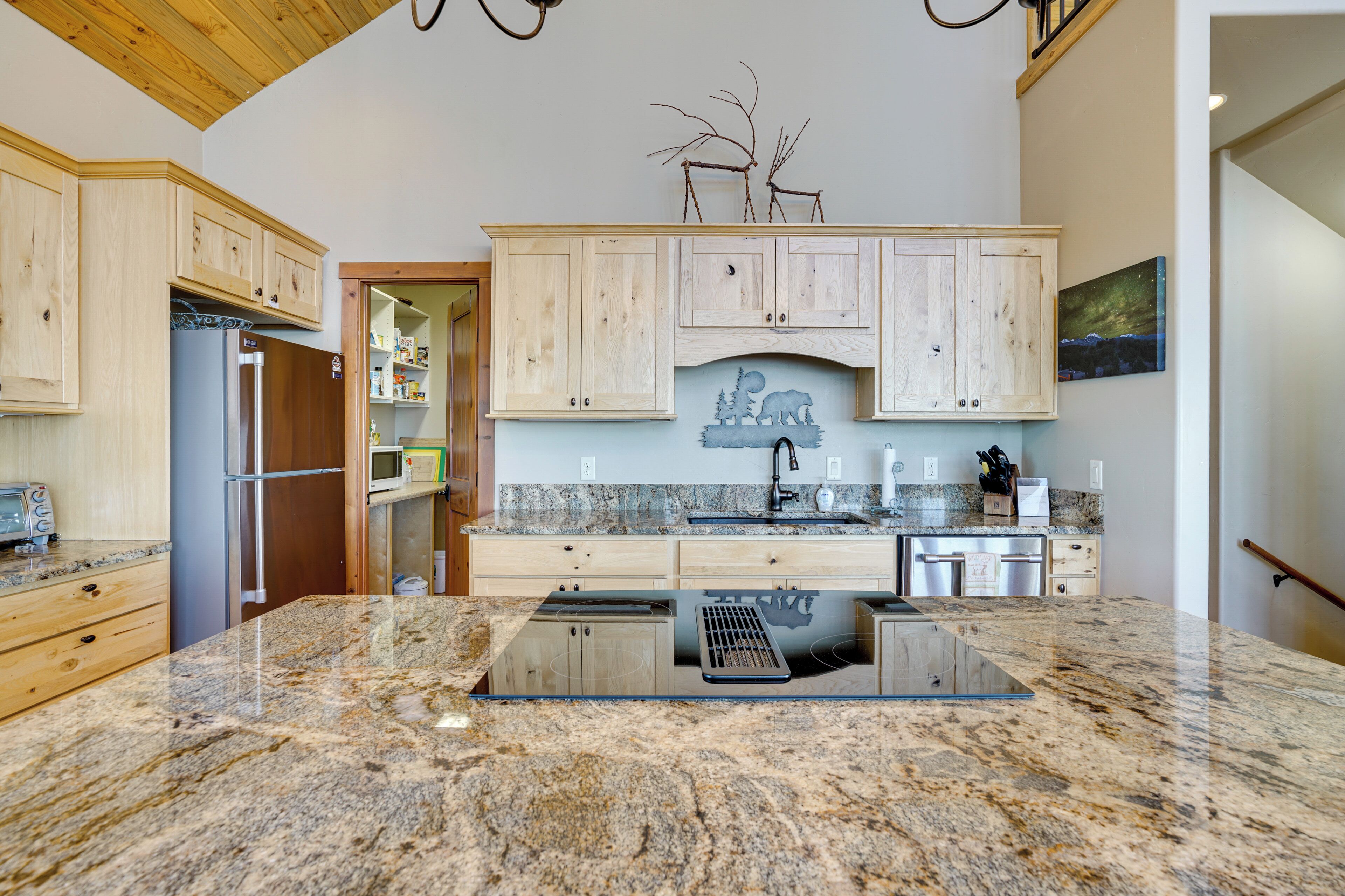 House (4 Bedrooms) | Interior