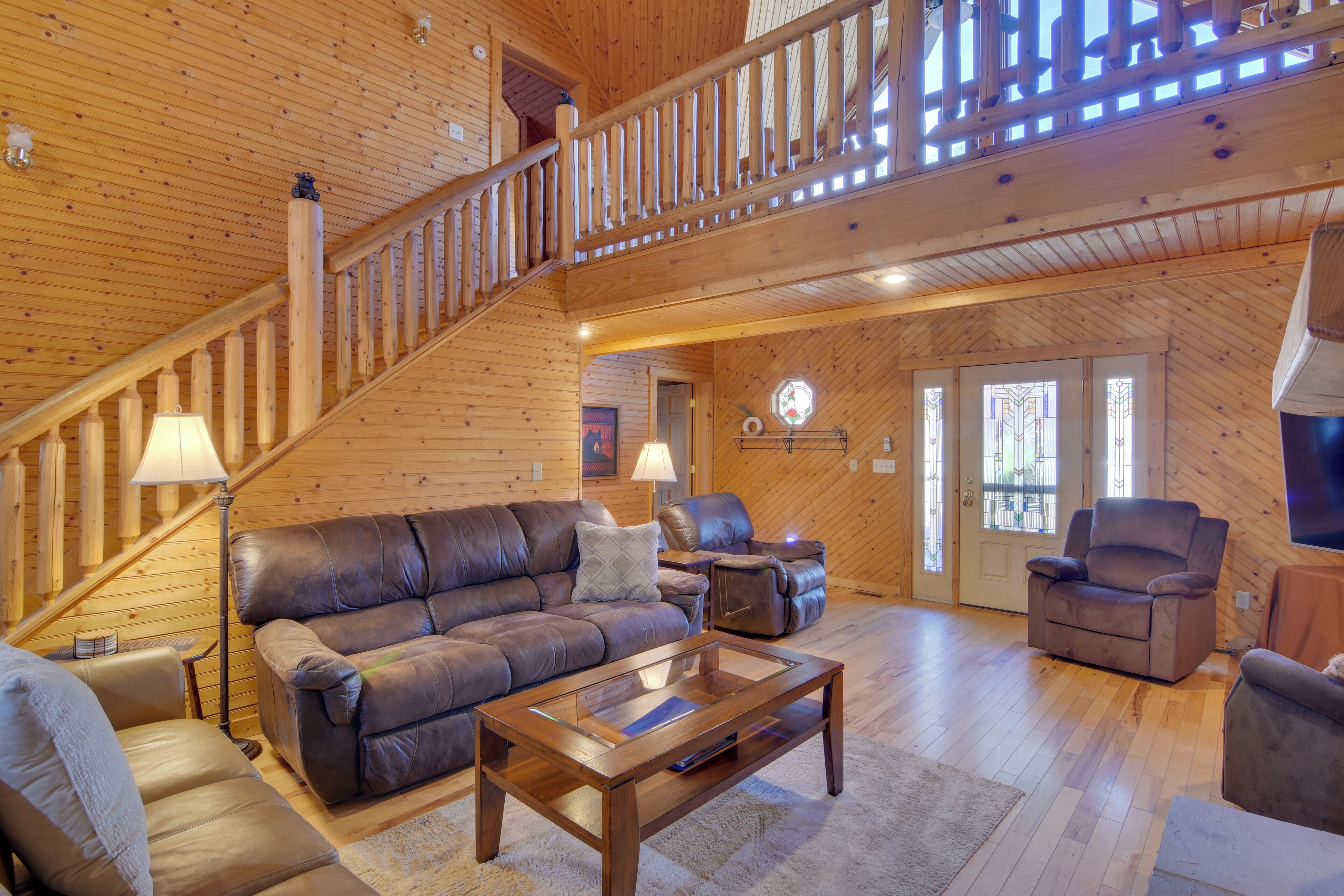 House (5 Bedrooms) | Interior