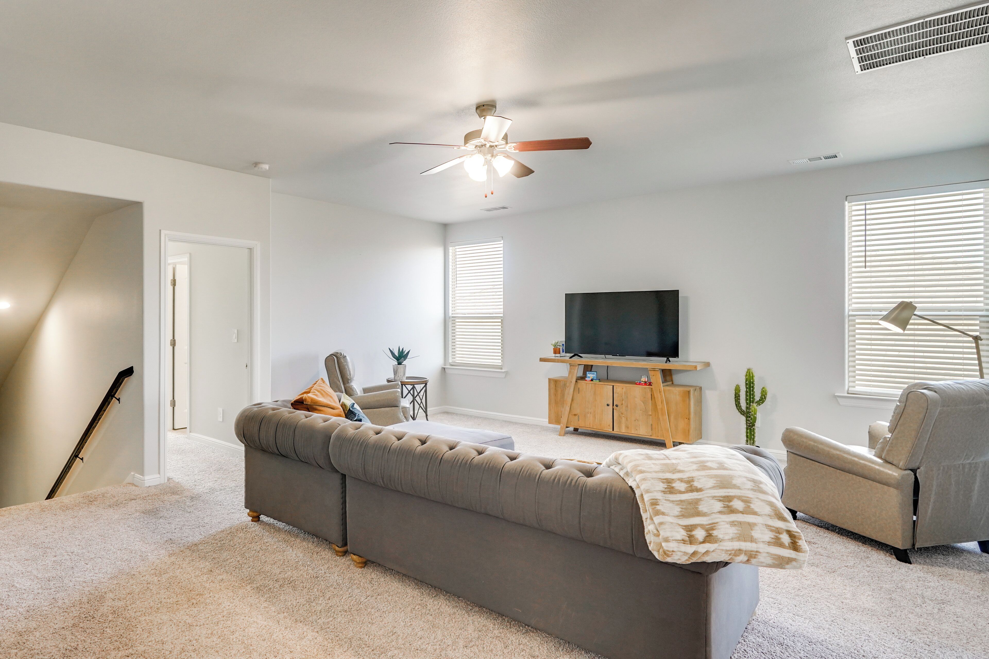 House (6 Bedrooms) | Interior