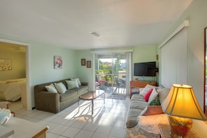 House (2 Bedrooms) | Interior - Golf, Shop & Relax: Englewood Retreat w/ Lanai! (Englewood)