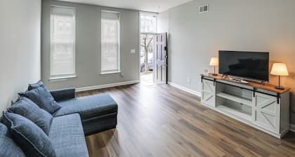 Pet-friendly 3BR Rowhouse: Walk to Patterson Park!