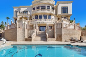 House (4 Bedrooms) | Front of property - Grand 9,000-sq-ft Estate! Luxurious Socal Getaway (La Mesa)