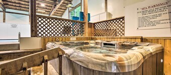 Walk to Ski Shuttle! Mountainside Resort Condo