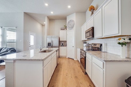 House (3 Bedrooms) | Interior. Brand New Home Near Seaworld-lackland-riverwalk!