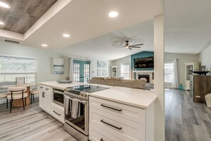 House (3 Bedrooms) | Interior