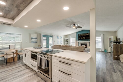 Modern Coastal Escape 1 Mi to Anclote River Park