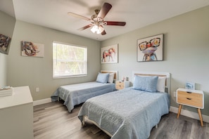 Interior - Modern Coastal Escape 1 Mi to Anclote River Park (Holiday)