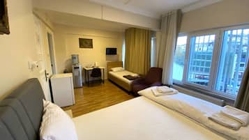 Comfort Twin Room | Blackout drapes, iron/ironing board, free WiFi