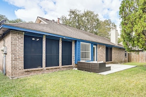 House (3 Bedrooms) | Interior - Extended Stay in Sugar Land! Family Home w/ Yard (Sugar Land)