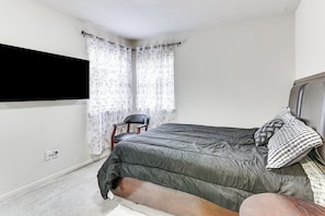 House (3 Bedrooms) | Interior - Extended Stay in Sugar Land! Family Home w/ Yard (Sugar Land)