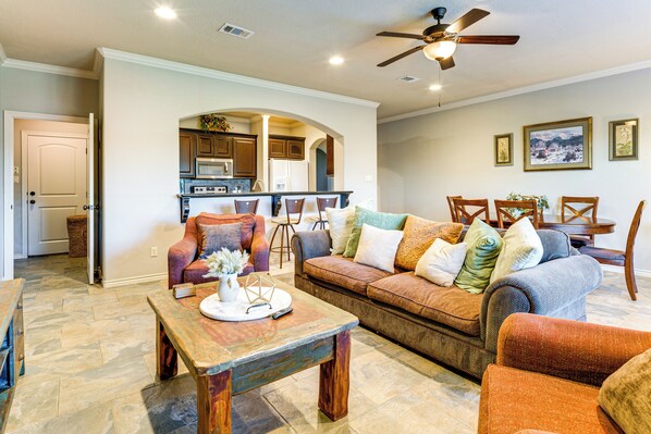 Apartment (4 Bedrooms) | Front of property - Spacious & Family-friendly! Tamu Townhome w/ Yard (College Station)