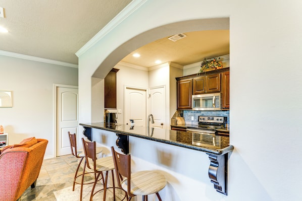 Apartment (4 Bedrooms) | Interior - Spacious & Family-friendly! Tamu Townhome w/ Yard (College Station)