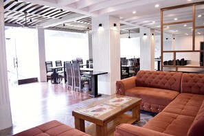 Khu sảnh