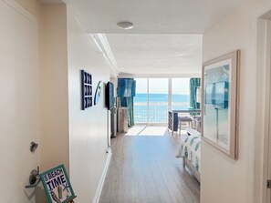 Iron/ironing board, Internet - The Atlantic | Direct Oceanfront | 10th Floor (Daytona Beach)