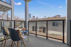 Deluxe-lejlighed - 1 soveværelse - udsigt til gårdsplads | Balkon