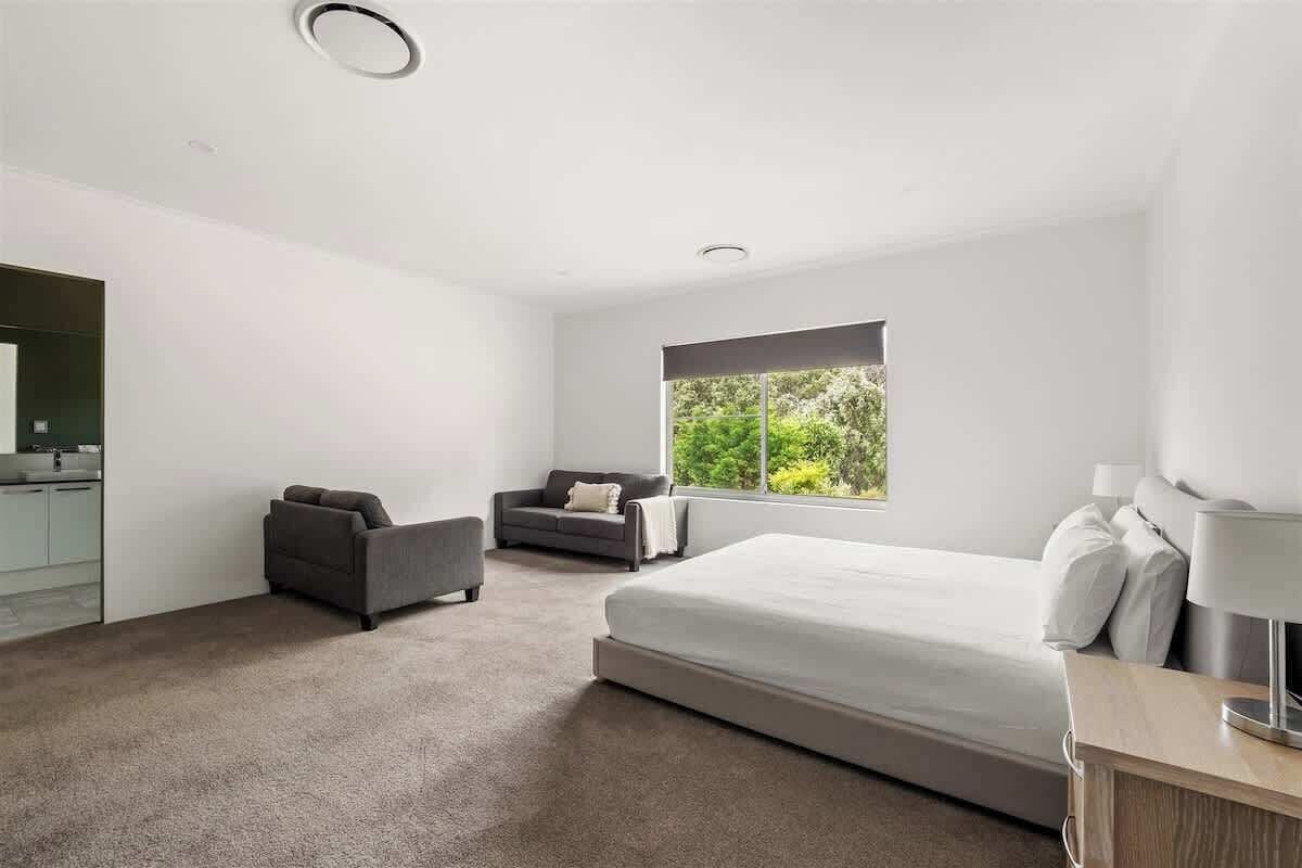 4 bedrooms, iron/ironing board, WiFi