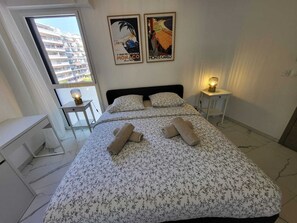 3 bedrooms, iron/ironing board, WiFi, bed sheets - KOSMIC 603 by Avecoeur (Roquebrune-Cap-Martin)
