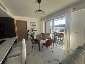 Dining - KOSMIC 603 by Avecoeur (Roquebrune-Cap-Martin)
