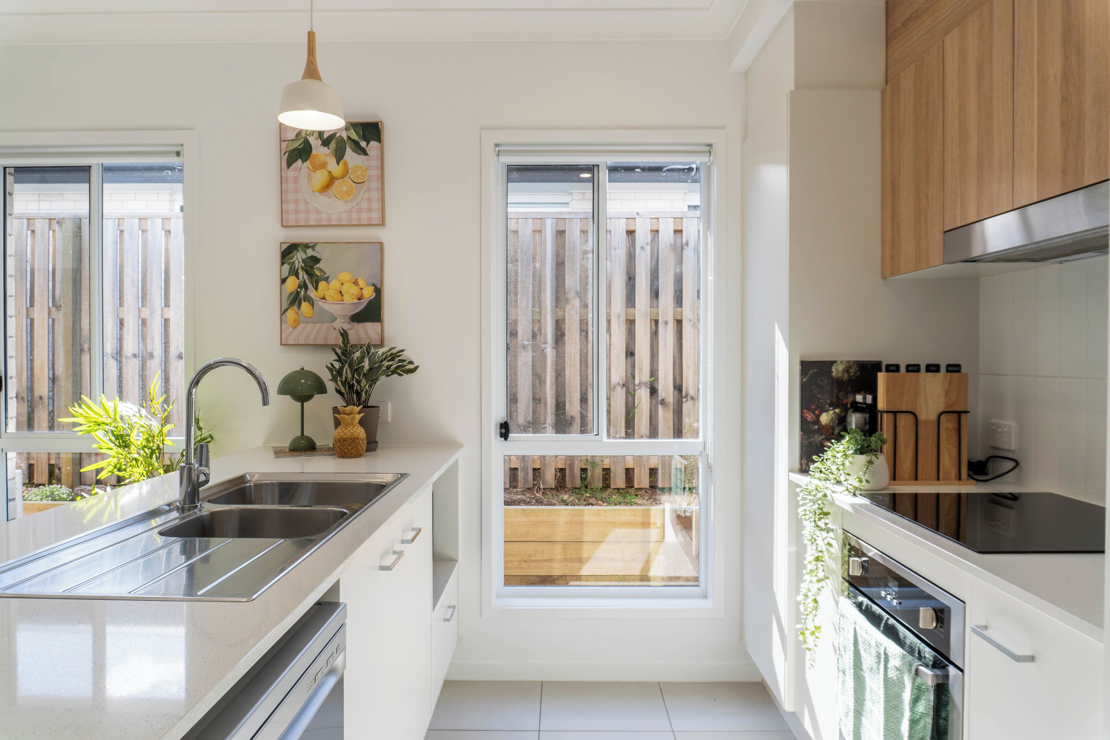 Ovn, kokeplater og oppvaskmaskin