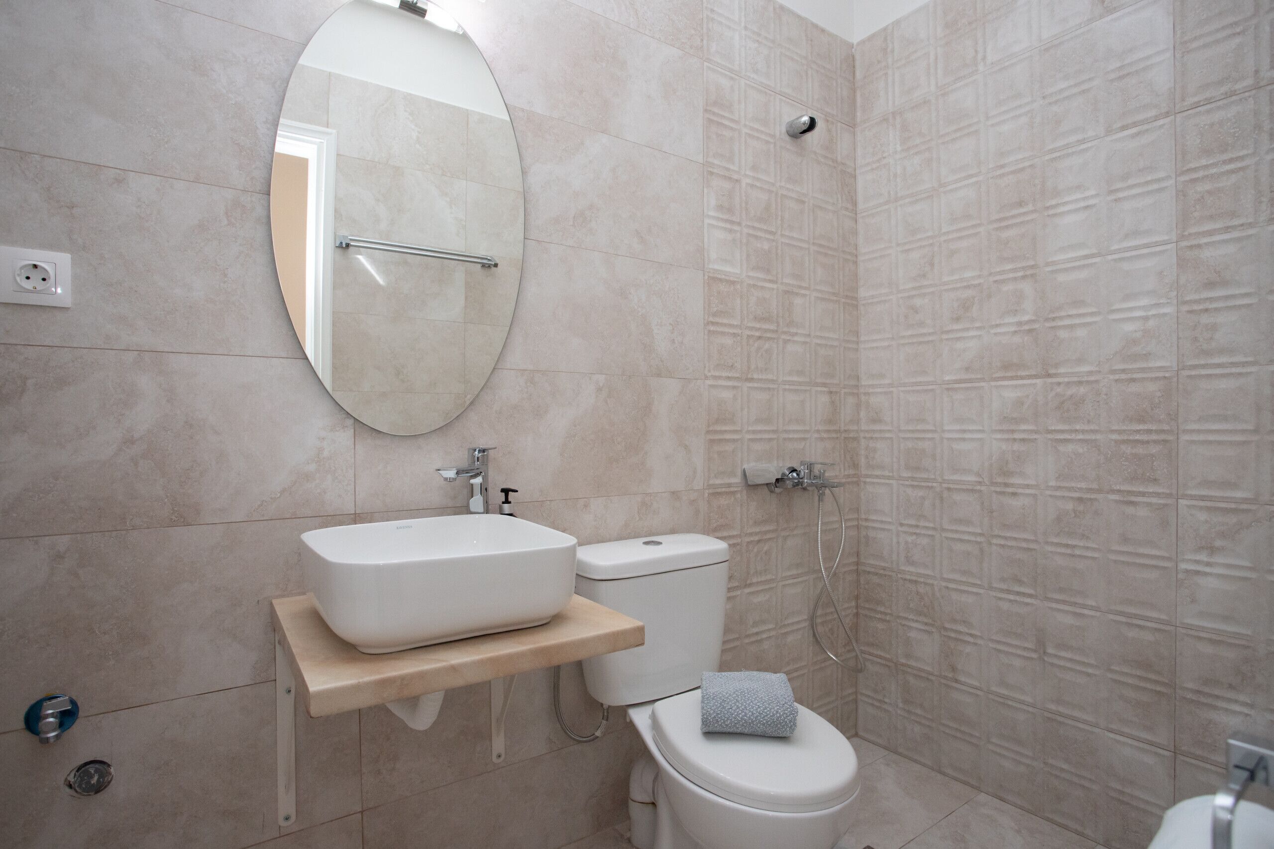 Apartment, 3 Bedrooms, Terrace, Sea View | Bathroom | Shower, towels