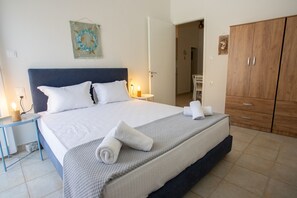 3 bedrooms, free cribs/infant beds, bed sheets - Gerolimin Captain Antonis (East Mani)