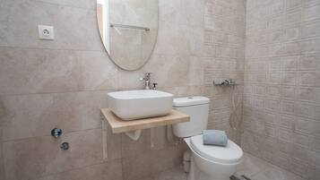 Apartment, 3 Bedrooms, Terrace, Sea View | Bathroom | Shower, towels, toilet paper