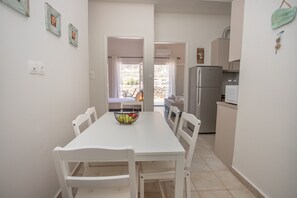 In-room dining - Gerolimin Captain Antonis (East Mani)