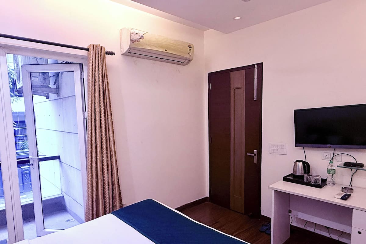 Deluxe Room, Balcony, City View