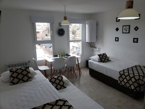 1 quarto, berço de viagem, Wi-Fi, roupa de cama