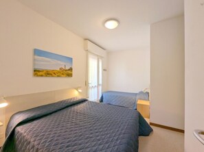 3 bedrooms, bed sheets - Modern house in a stylish residence (Bibione)