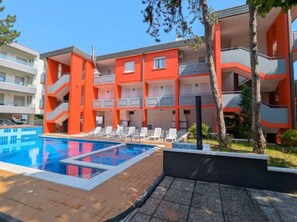 Pool - Bright home with covered porch (Bibione)