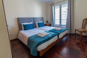 Iron/ironing board, Internet, bed sheets - Vista Azul By Madeira Real (Funchal)