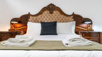 2 bedrooms, iron/ironing board, internet, bed sheets