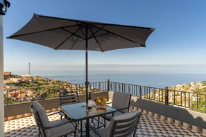 Outdoor dining - Vista al Mar by Madeira Real (Ribeira Brava)