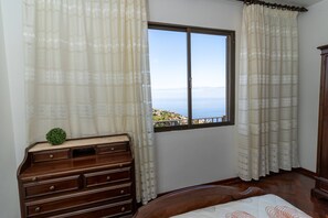 2 habitaciones, tabla de planchar con plancha, internet y ropa de cama 