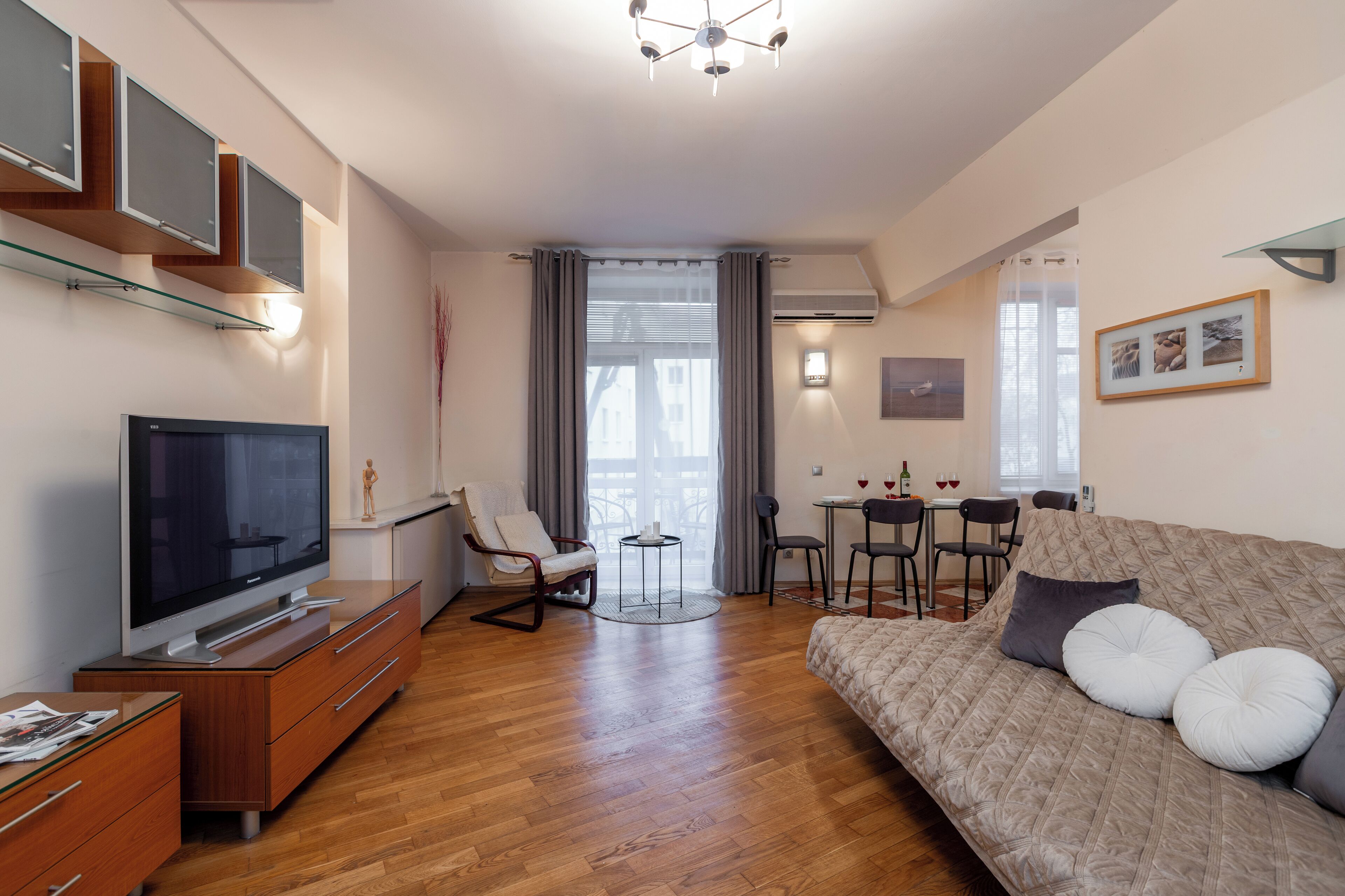 Comfort Apartment, Balcony, Courtyard View | Living area | 35-inch TV with cable channels