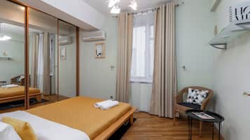 Comfort-Apartment, Balkon, Blick auf den Innenhof