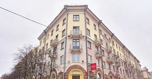 Front of property - Spacious apartments near Pobedy Square (Minsk)