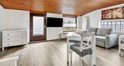 Apartment 'Small Holiday 3 Monteurs' with Shared Garden and Wi-Fi