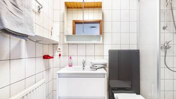 Douche, serviettes fournies