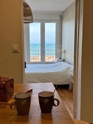 Iron/ironing board, Internet, bed sheets - The lighthouse facing the sea (Saint-Valery-en-Caux)