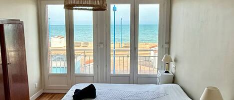 2 bedrooms, iron/ironing board, internet, bed sheets