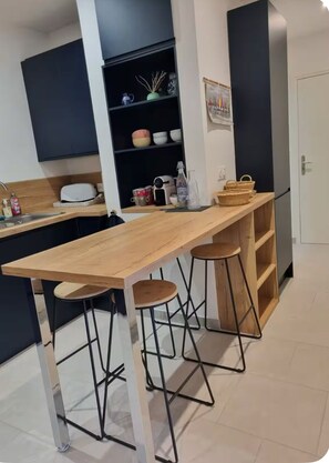 Private kitchen - The lighthouse facing the sea (Saint-Valery-en-Caux)