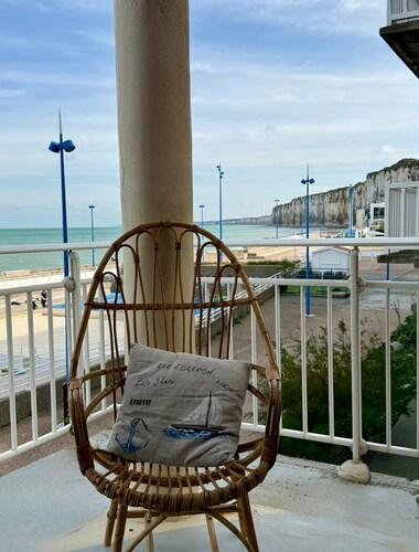 The lighthouse facing the sea