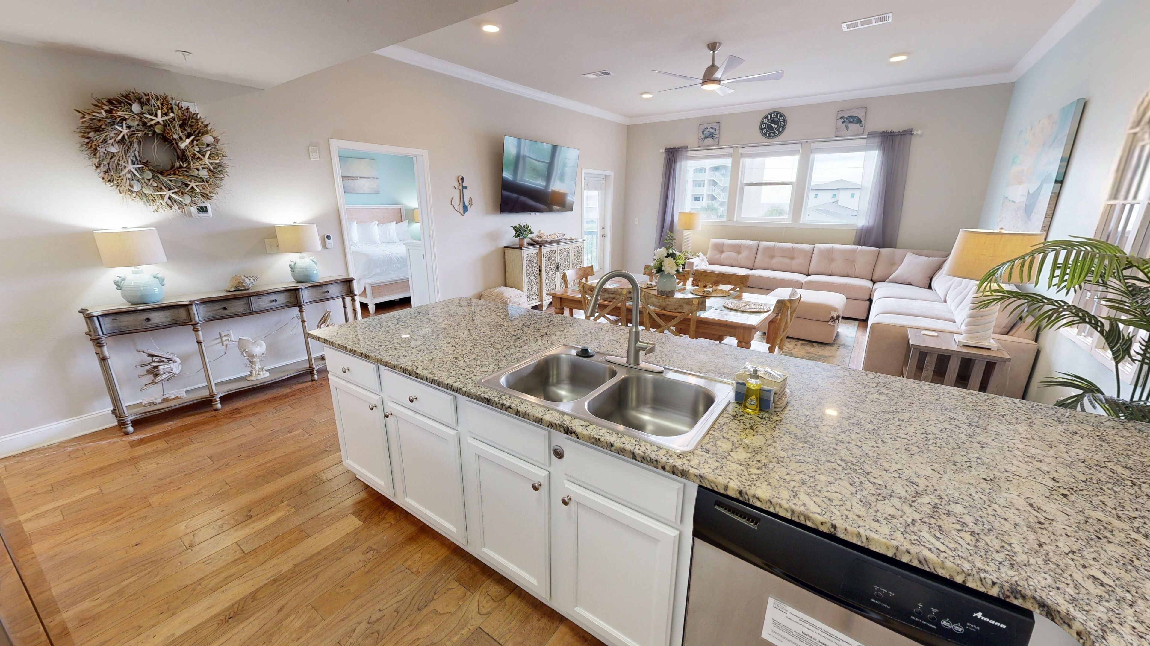 Condo, 3 Bedrooms | Interior