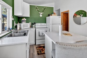 小屋, 1 间卧室 | 私人厨房 | 冰箱、烤箱、茶具/咖啡用具、烤面包机